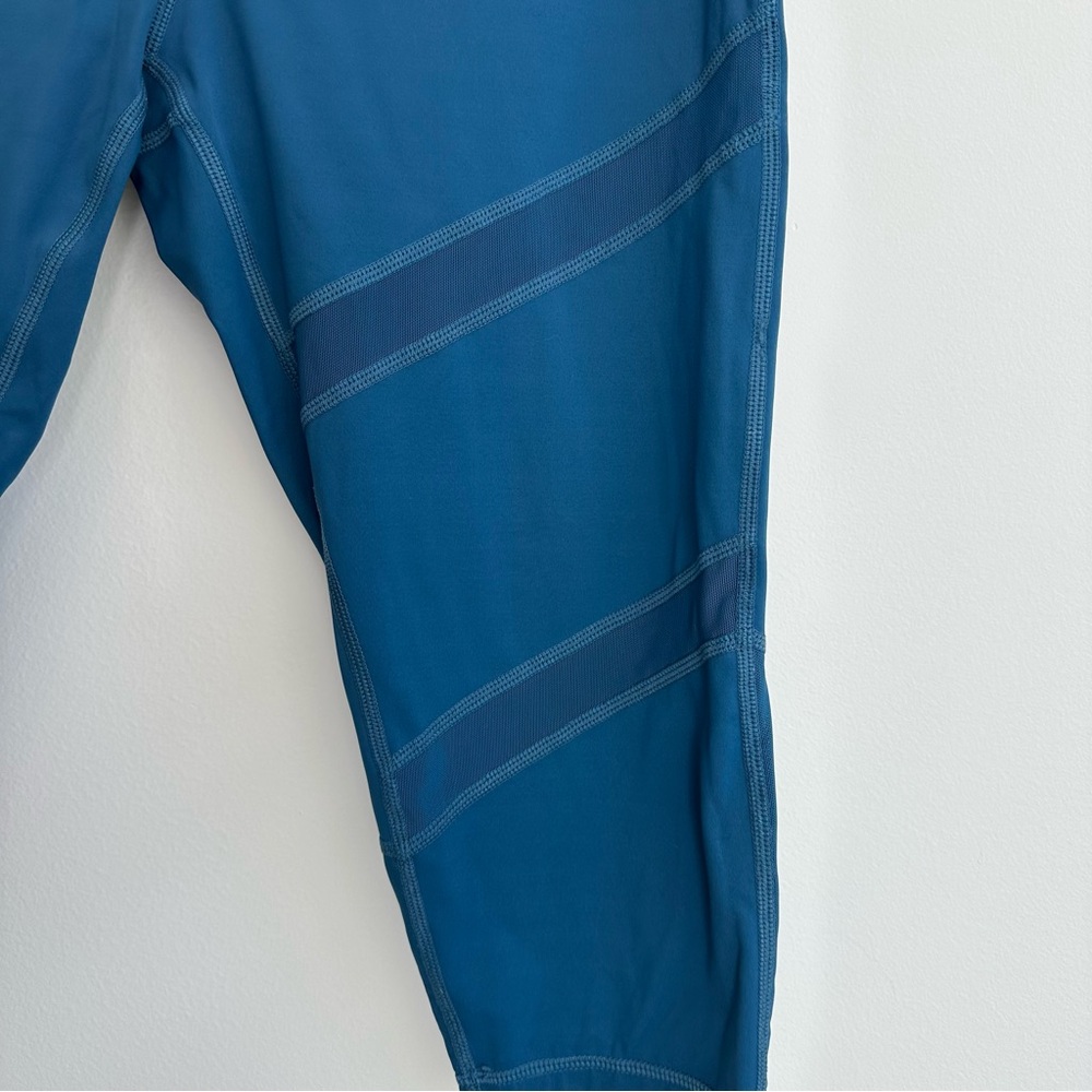Zyia Active Corsair Blue Brilliant Mesh Crop Leggings 16-18 - Picture 3 of 11